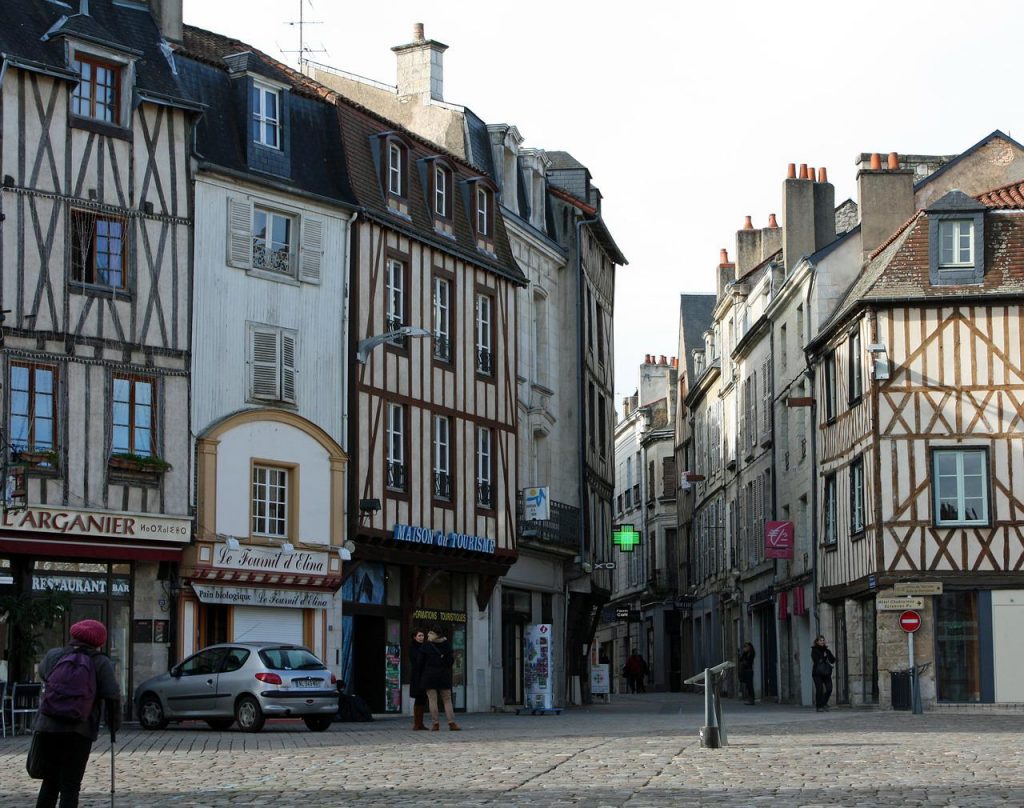 Centre ville de Poitiers avec maisons à pans de bois